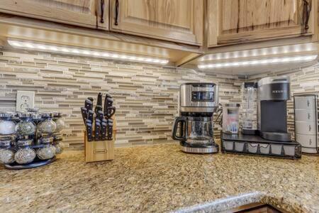 Cabin~Views~Heart Of Town~W&D~Fireplace~Kitchen Woodland Park Eksteriør billede